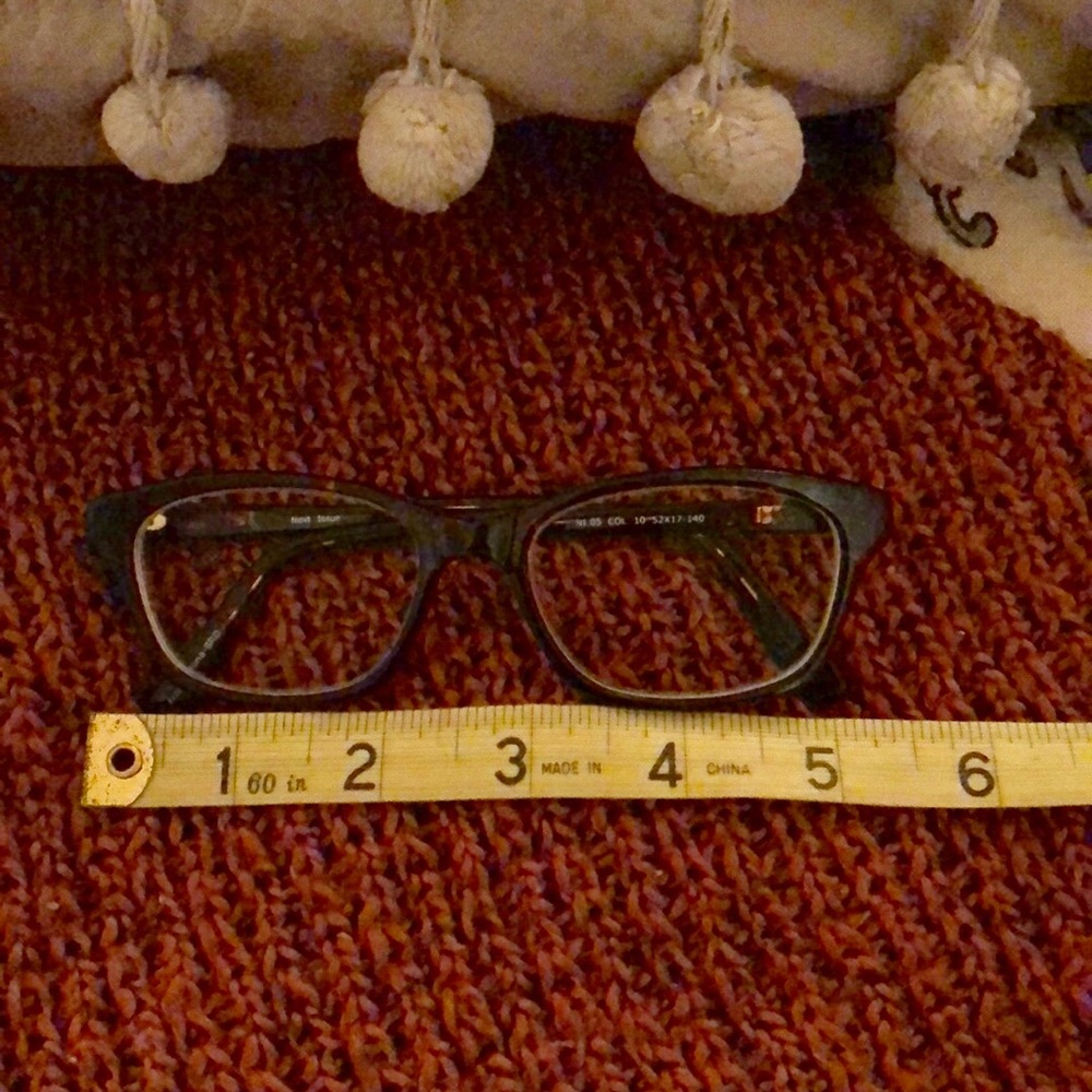 Glasses - Picture 4 of 8